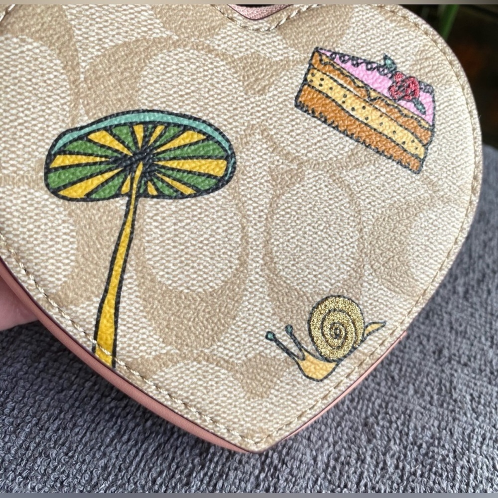 Coach X Observed By Us Heart Wristlet In Signature Canvas! NWT๐ - Picture 11 of 11